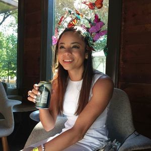 Meet your Posher, Hayley